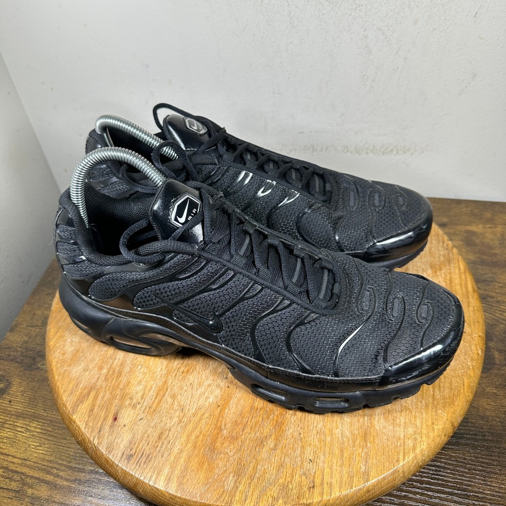 Nike Air Max Plus TN Triple Black Mens Sneakers 604133-050 Size 11